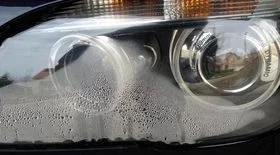 Потеет фара