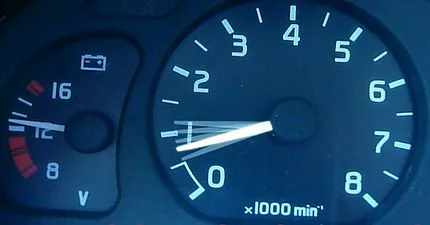 Плавают обороты на холодную