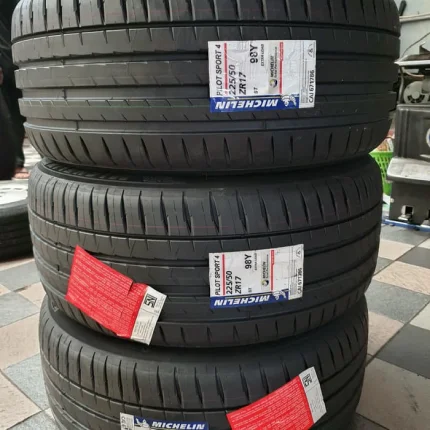 Michelin Pilot Sport 4 225/50 R17