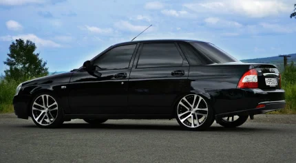 Приора на 17-дюймовых дисках