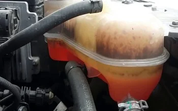 Зачем нужно менять антифриз