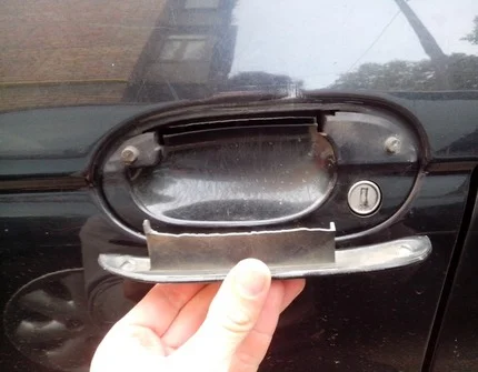 Как открыть дверь, если сломалась ручка Почему ломаются автомобильные замки