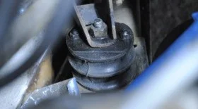 Замена подушек двигателя ВАЗ 2107