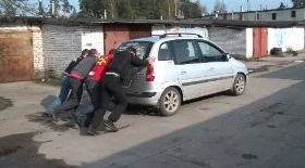 Можно ли завести машину с коробкой автомат с толкача