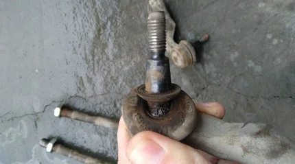 Неисправность рулевых наконечников