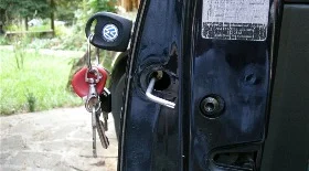 Door Disassembly and Lock Repair on Volkswagen Passat B5