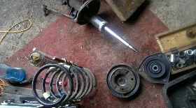 Замена опорных подшипников передних стоек Ford Mondeo