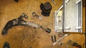 Замена сайлентблоков передних рычагов на Nissan Presage / Bassara