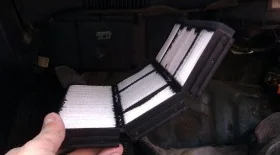 Замена фильтра салона на Toyota Corolla Е10