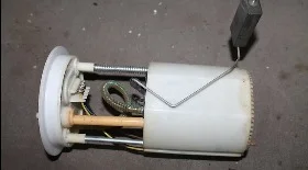 Снятие, чистка бензонасоса на VW Caddy