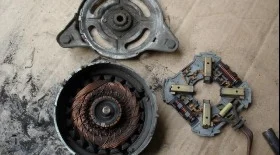 Замена щеток моторчика в вентиляторе кондиционера на Audi A4 B5 1.8T ANB