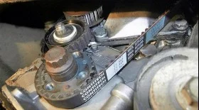 Замена ремня ГРМ и сальников коленвала Volkswagen Polo AER