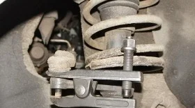 Снятие передних амортизаторов ВАЗ 2108 - 2115