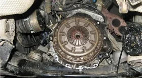 Снятие механической КПП, замена сцепления Volkswagen Passat B5