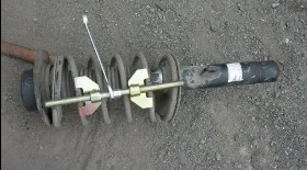 Замена передних амортизаторов на Peugeot 206