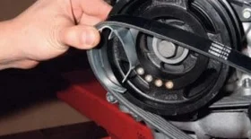 Замена ремня навесных агрегатов, кондиционера на Ford Focus 2