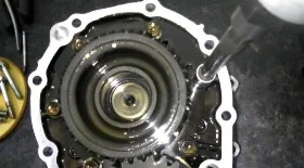 Замена сальника раздаточной коробки Suzuki Grand Vitara