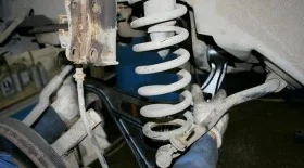 Замена переднего рычага Suzuki Grand Vitara