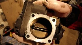 Чистка дросселя на Volkswagen Golf 4 1.8T AGU