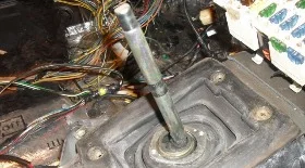 Замена втулок рычага КПП Volvo 740