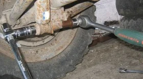 Замена задних амортизаторов ВАЗ 2121 Нива