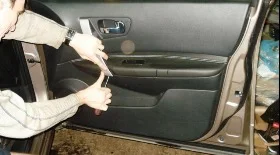 Снятие обшивки дверей Ниссан Кашкай