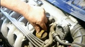 Замена масла в двигателе Чери Кимо
