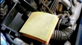 Замена воздушного фильтра двигателя и топливного фильтра Чери Кимо