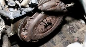 Снятие коробки передач 02А на Volkswagen Passat