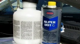 Замена тормозной жидкости VW Jetta 5