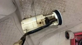 Замена топливного насоса (бензонасос) Mercedes ML W163