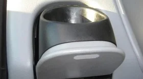 Ремонт подстаканника  Mercedes ML W163