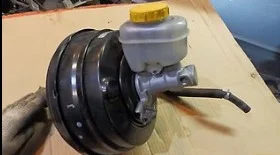 Замена вакуумного усилителя тормозов Mercedes ML W163