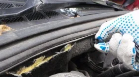 Замена воздушного фильтра салона Пежо 308