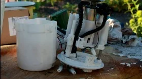 Замена топливного фильтра грубой очистки Subaru Impreza