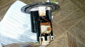 Замена бензонасоса Mazda Familia