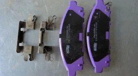 Замена передних тормозных колодок Mitsubishi Pajero Sport