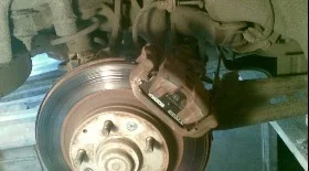 Замена задних тормозных колодок Мазда 6