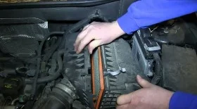 Замена воздушного фильтра Додж Калибр