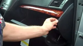 Замена салонного фильтра Субару Аутбек