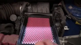 Замена воздушного фильтра Ниссан Тиида