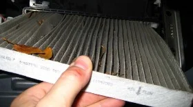 Замена салонного фильтра Мазда 6