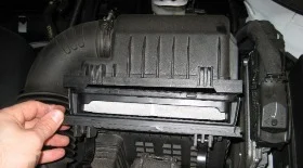 Как поменять воздушный фильтр Киа Соренто