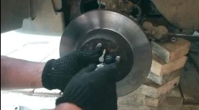 Замена передних тормозных колодок и дисков Форестер