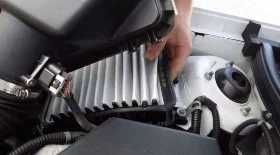 Замена воздушного фильтра Шевроле Кобальт