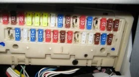 Toyota RAV4 Fuse Replacement