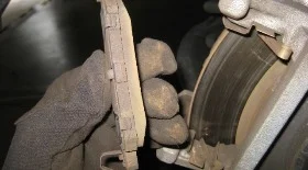 Замена задних тормозных колодок Мазда СХ 5