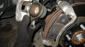 Замена тормозных колодок Хендай Элантра