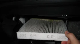 Замена салонного фильтра Королла (2014 года)