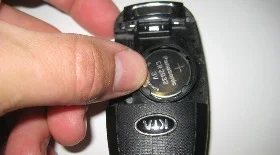 Замена батарейки в ключе Киа Спортейдж 3
